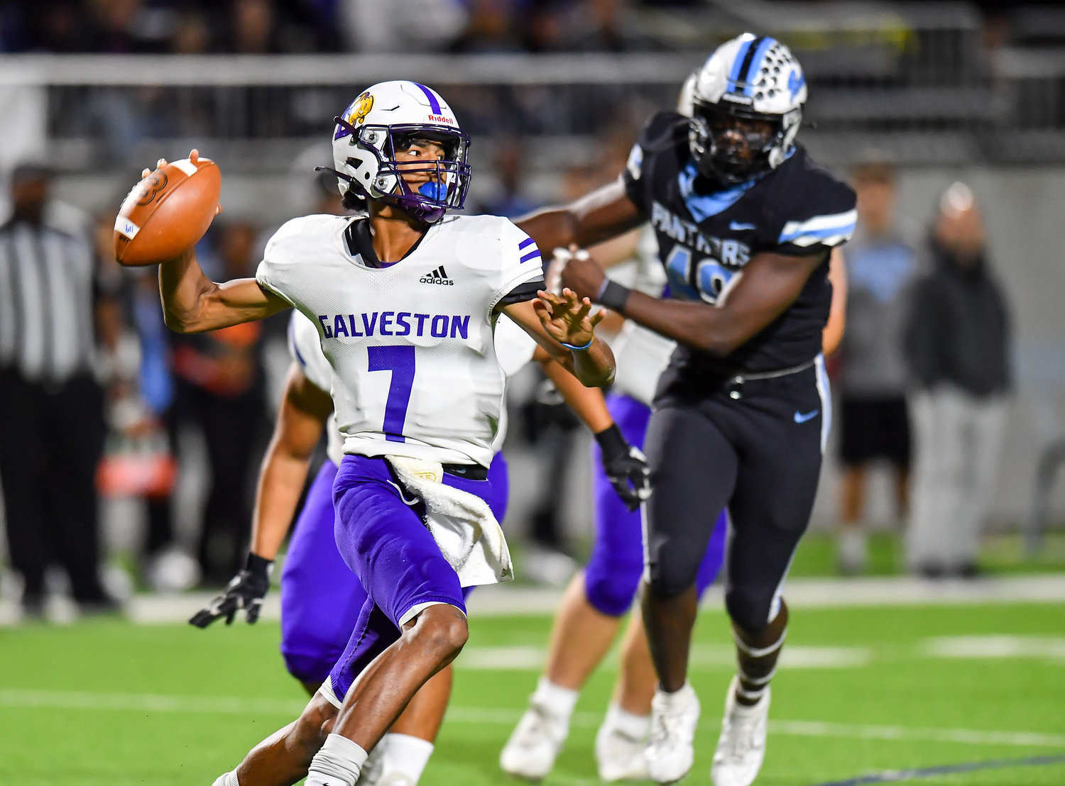 Katy, Tx. Nov 11, 2021: Galveston Ball, QB Seth Williams #7 looks for an open receiver during a playoff game between Paetow and Galveston Ball at Legacy Stadium in Katy. (Photo by Mark Goodman / Katy Times)