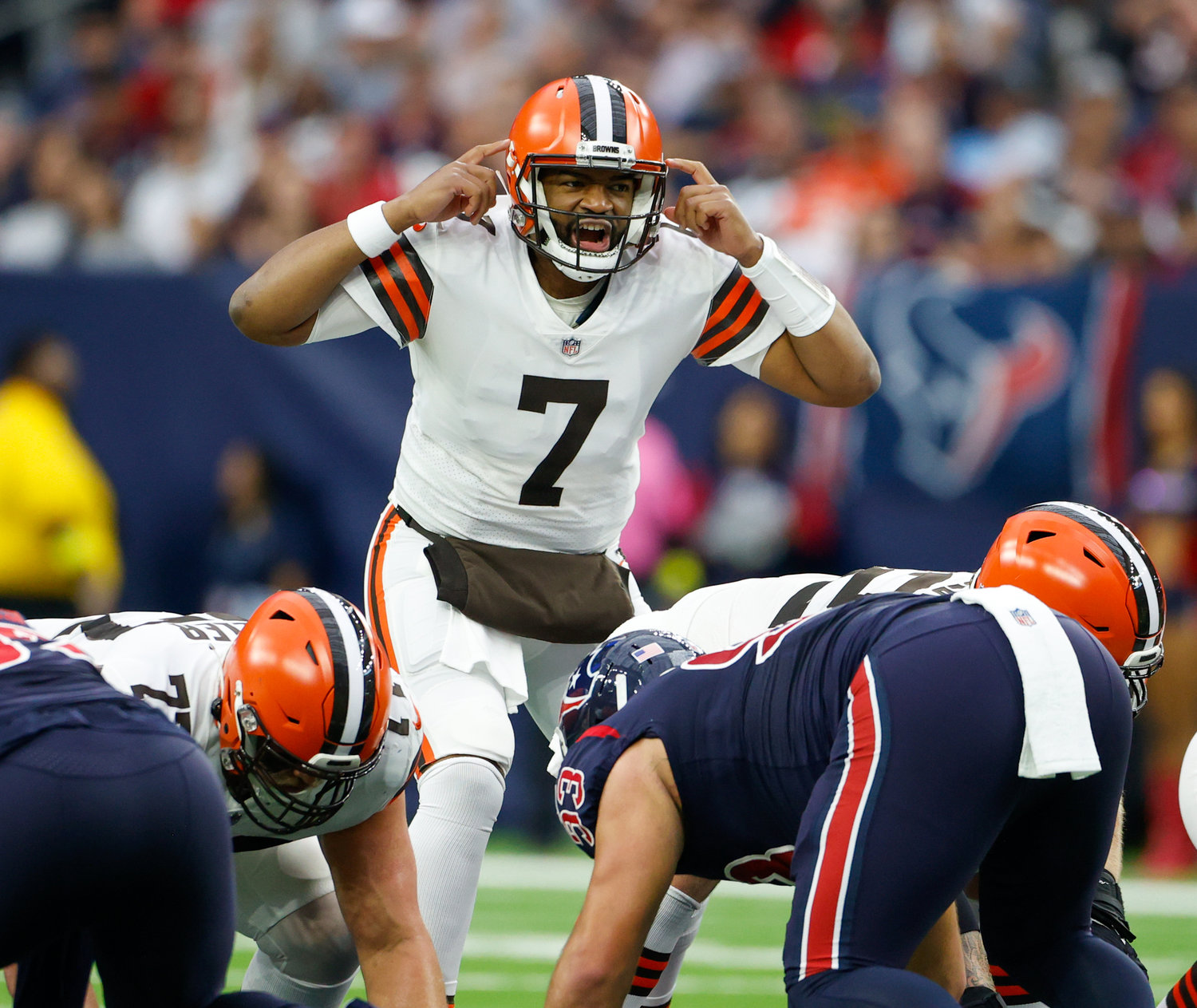 Cleveland Browns quarterback Jacoby Brissett (7) during an NFL game between the Houston Texans and the Cleveland Browns on Dec. 4, 2022, in Houston. The Browns won, 27-14.